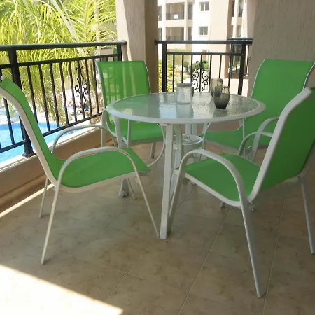 Apartment First Floor, 2 Bedroom F102, Pool View & Free Wifi *
