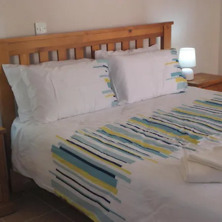 דירה First Floor, 2 Bedroom F102, Pool View & Free Wifi *